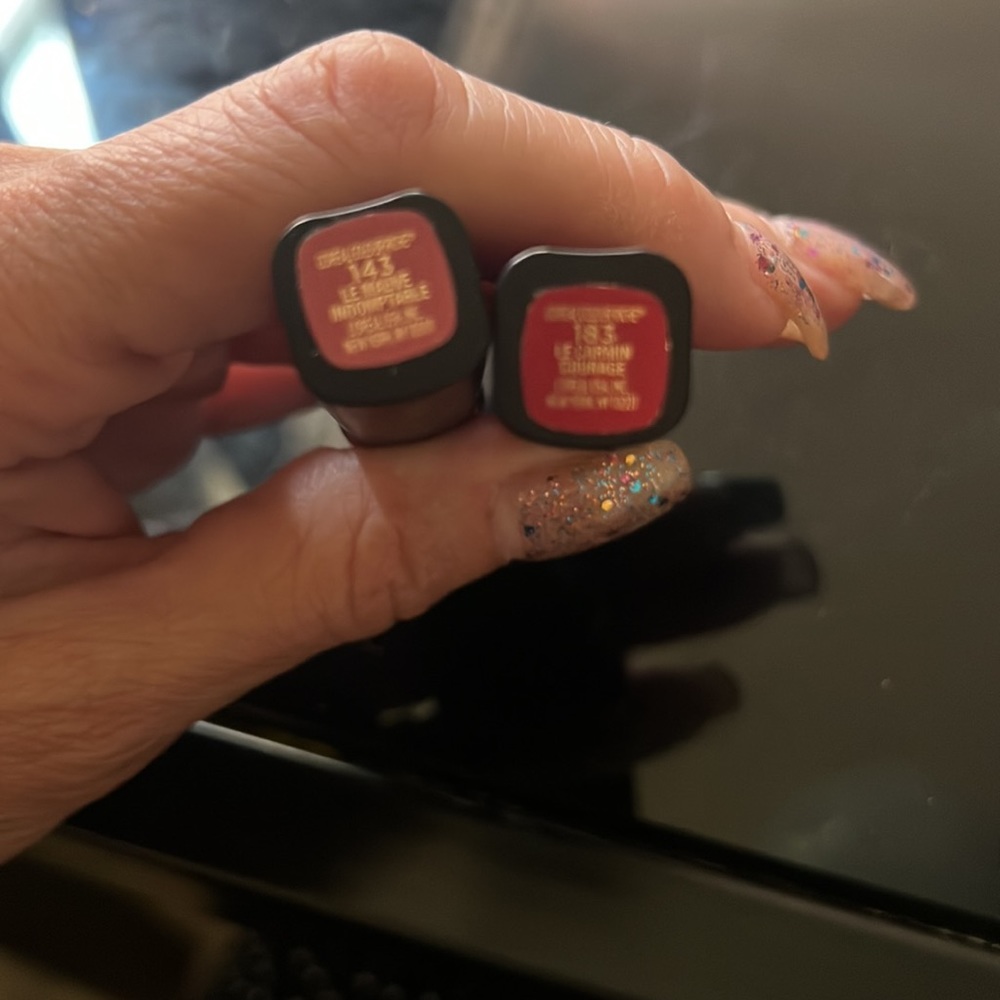 L’Oréal lipsticks